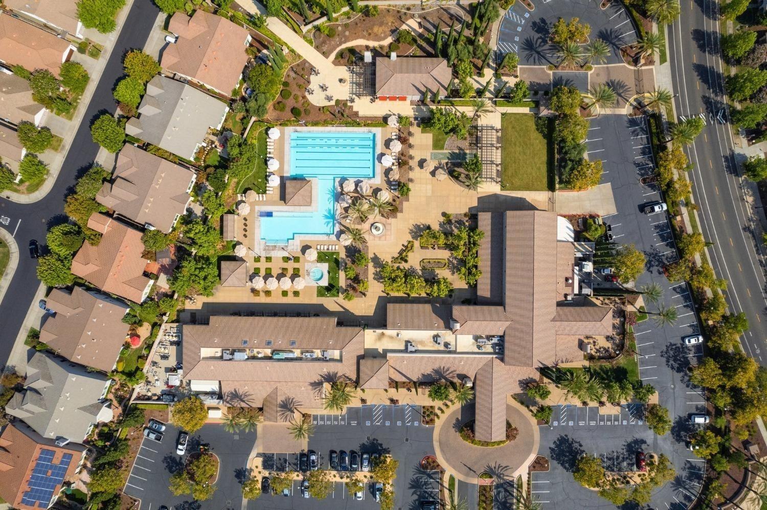 211 Perazul Circle