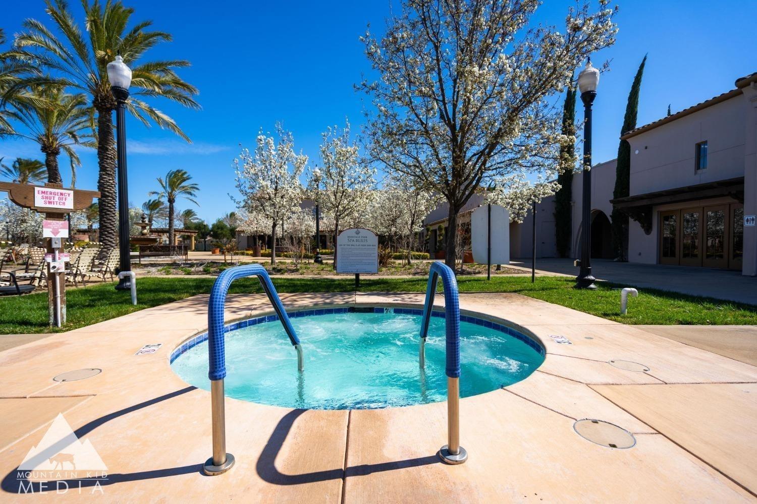 211 Perazul Circle