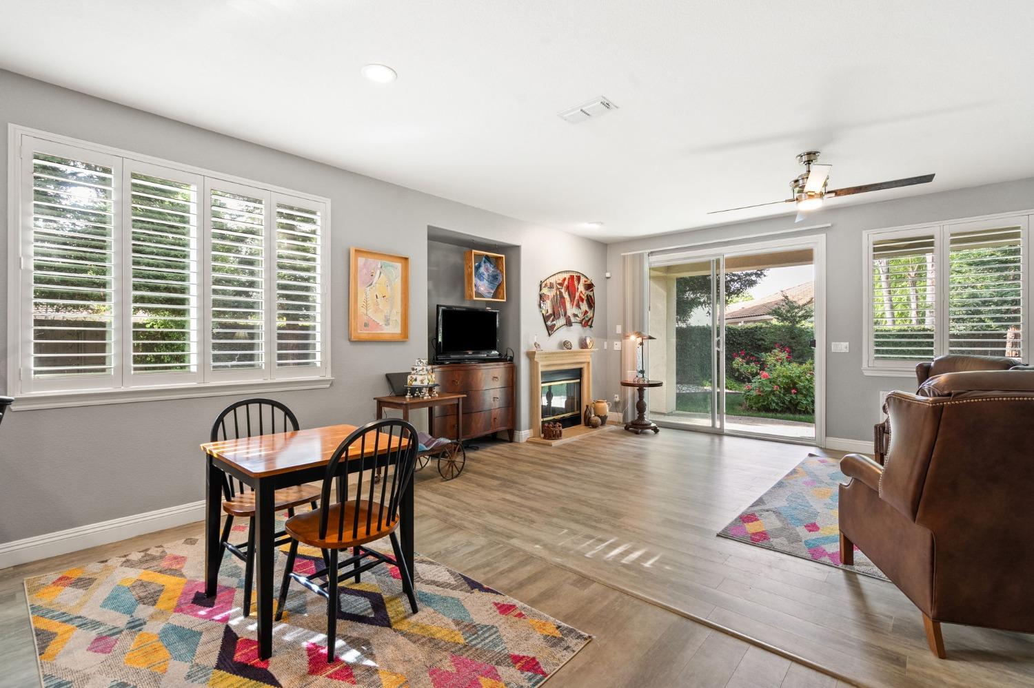 211 Perazul Circle
