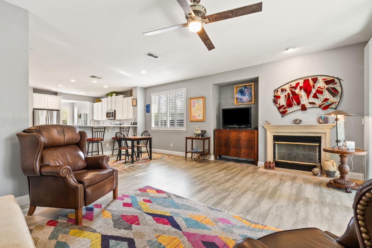211 Perazul Circle
