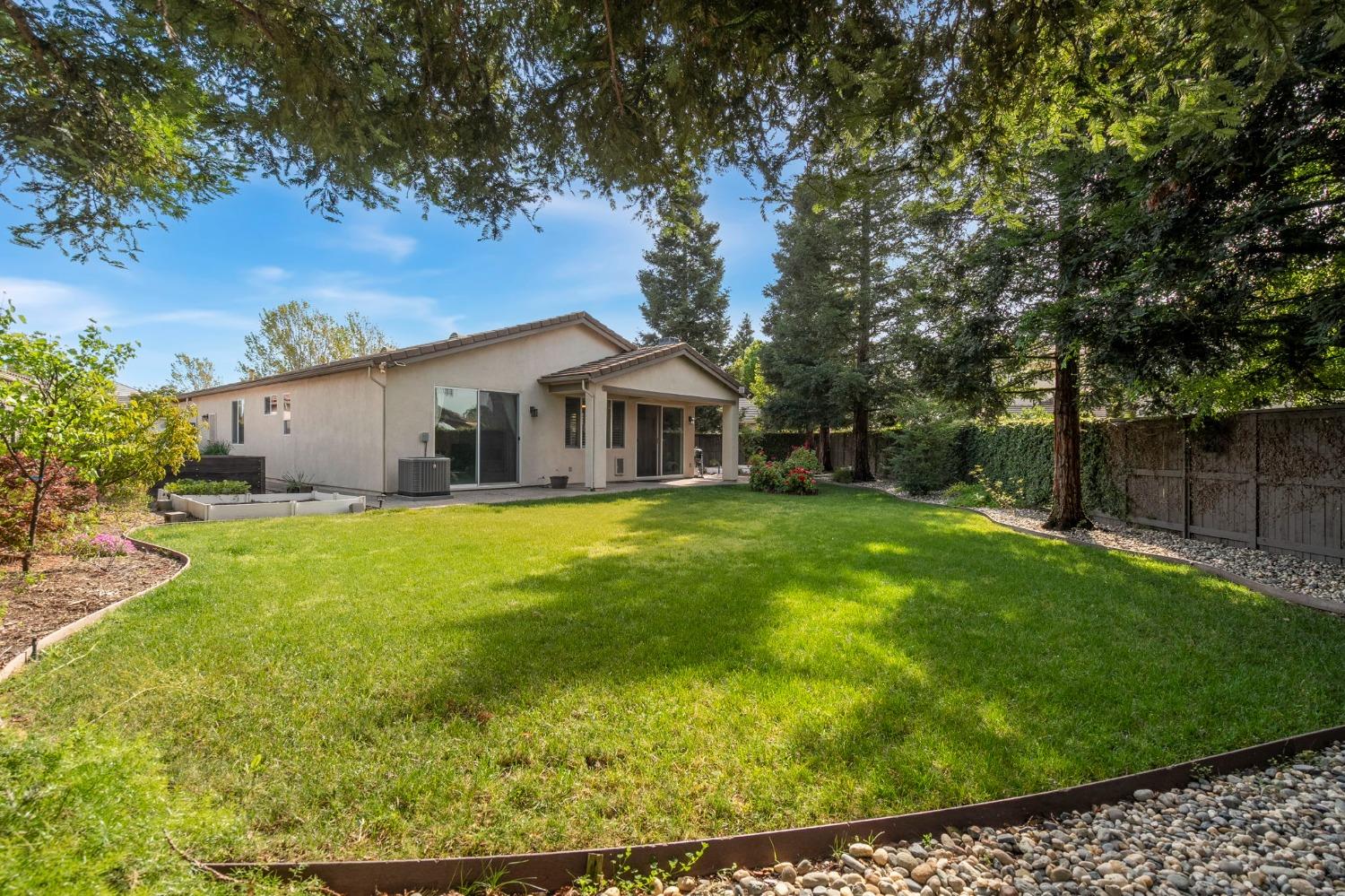 211 Perazul Circle