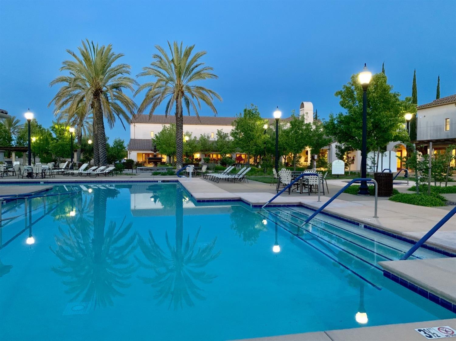 211 Perazul Circle