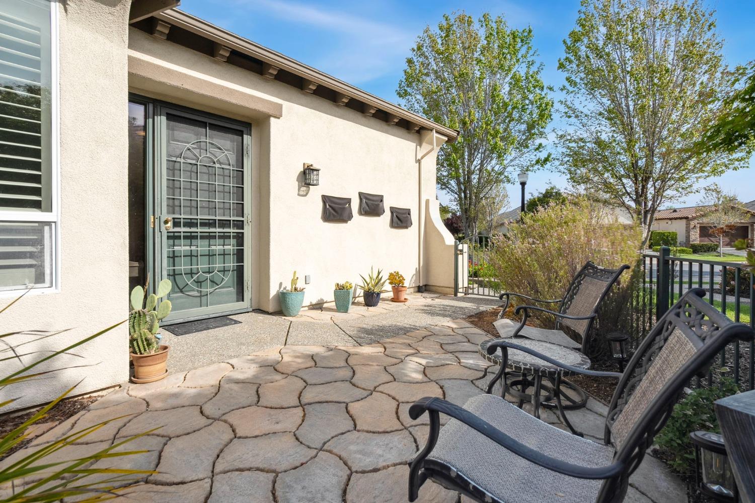 211 Perazul Circle
