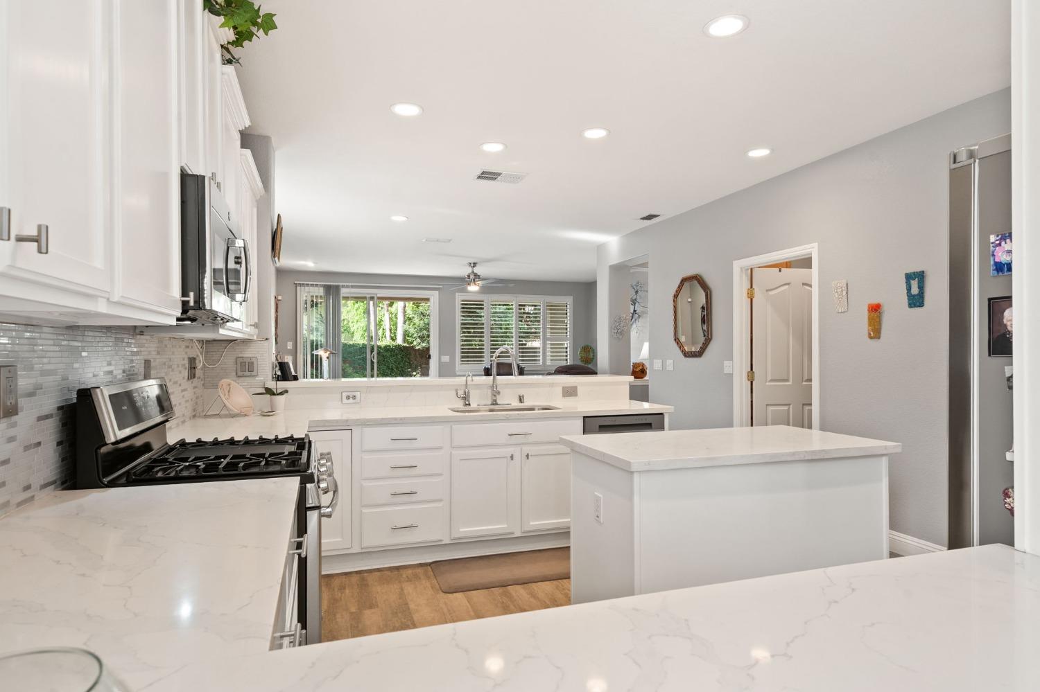 211 Perazul Circle