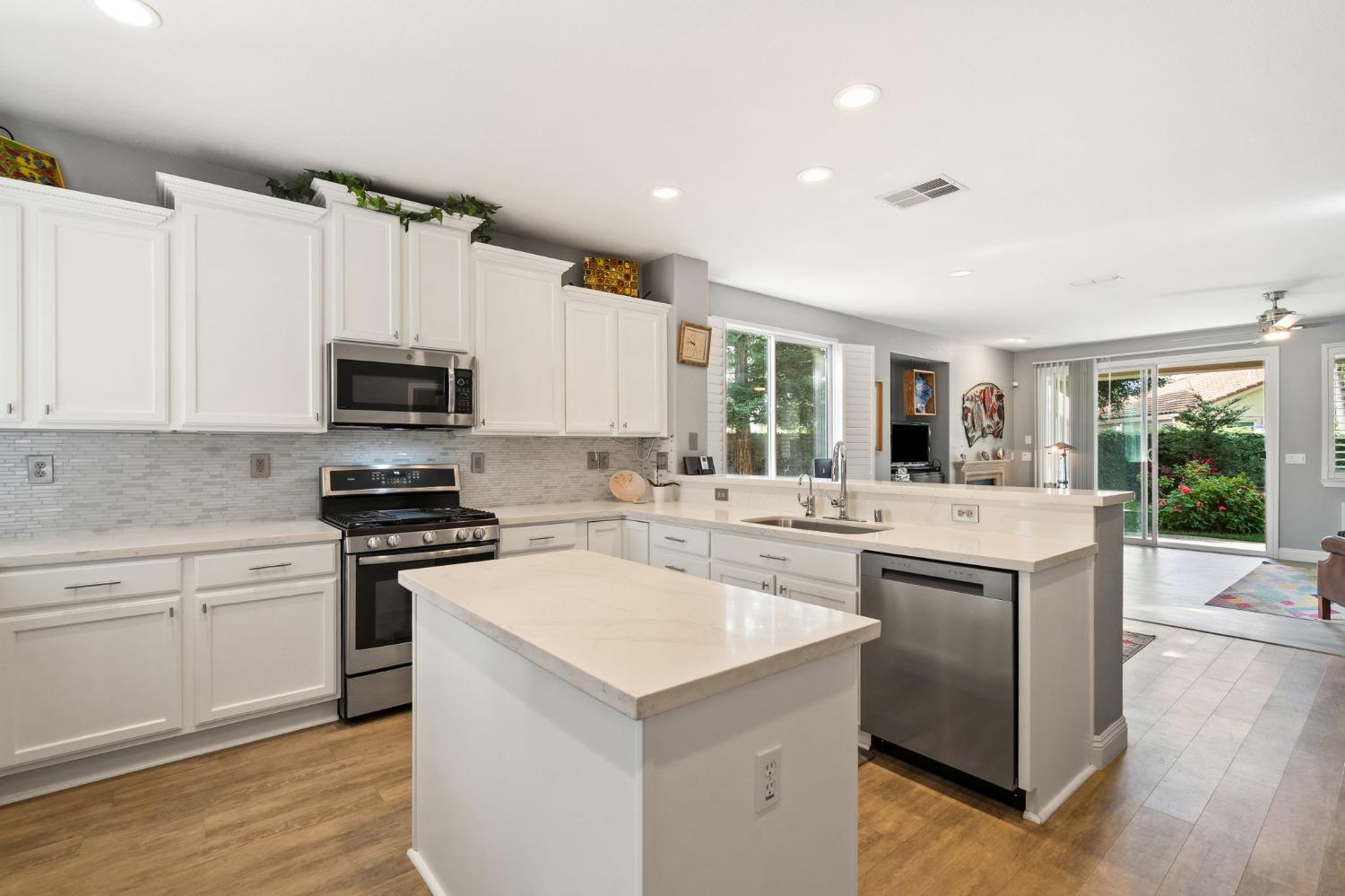211 Perazul Circle