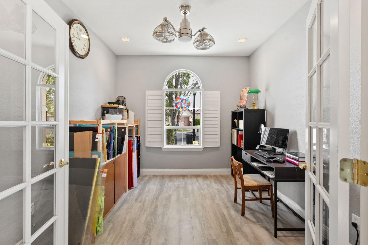 211 Perazul Circle
