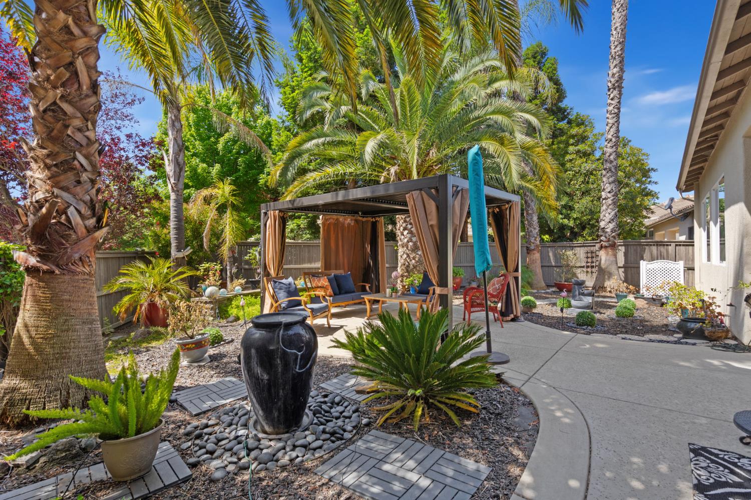 2832 Rockaway Lane