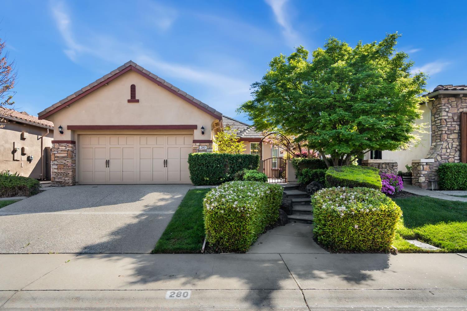 280 Perazul Circle