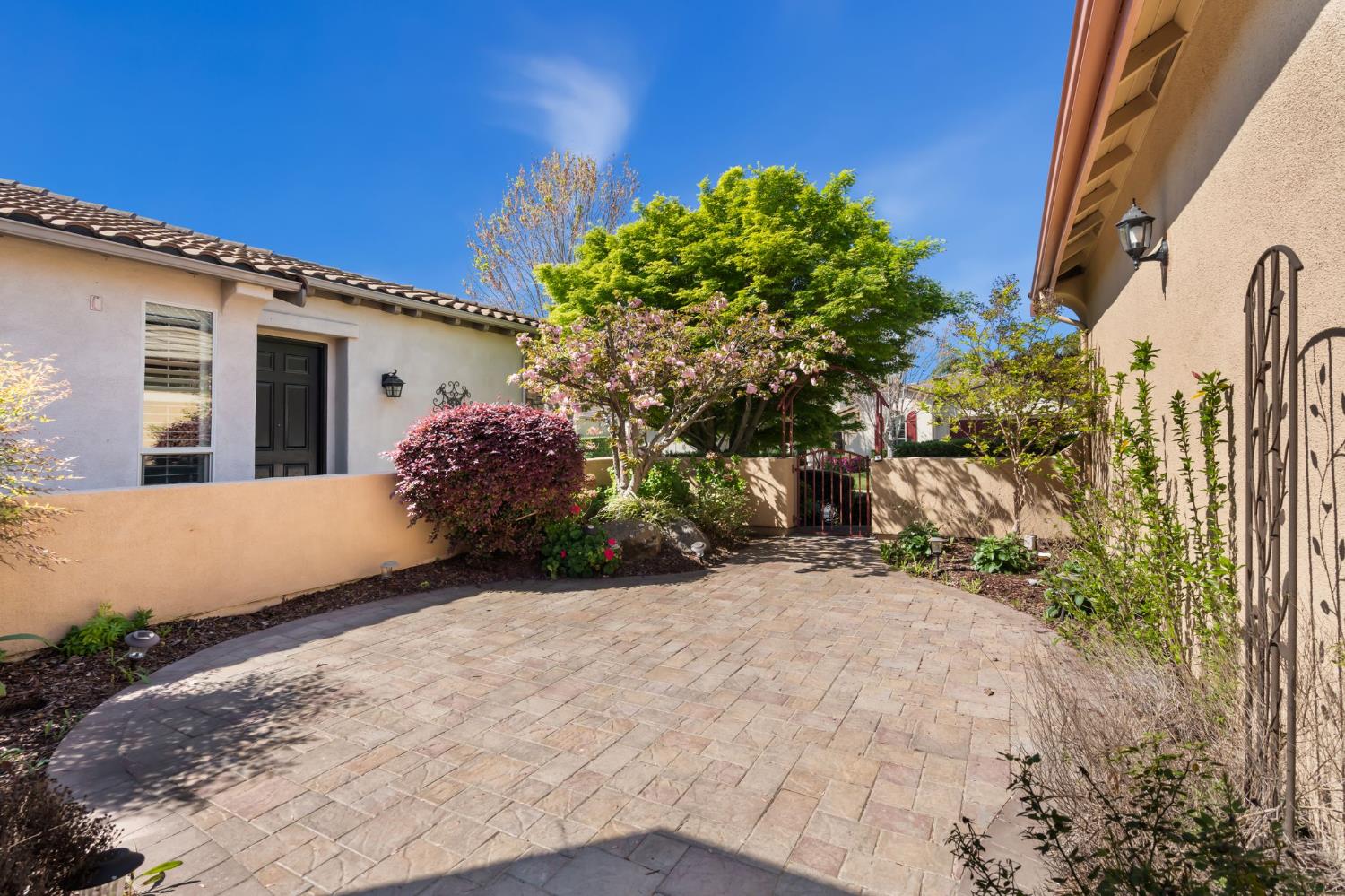 280 Perazul Circle