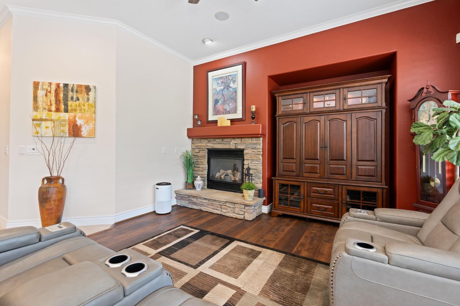 47 Camrosa Place