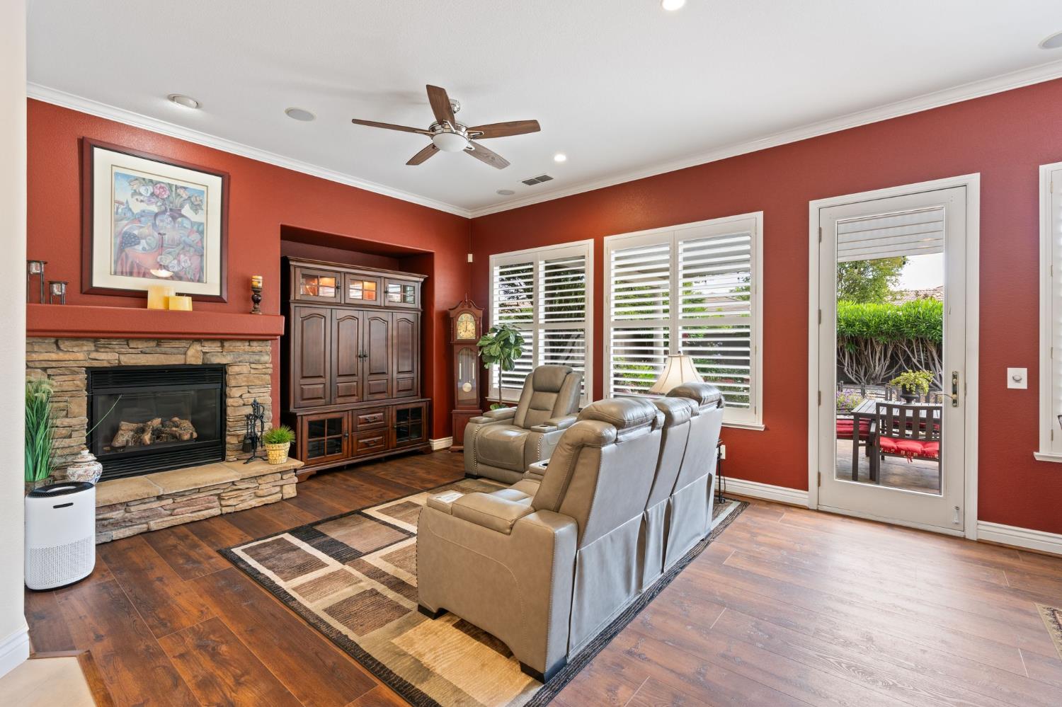 47 Camrosa Place