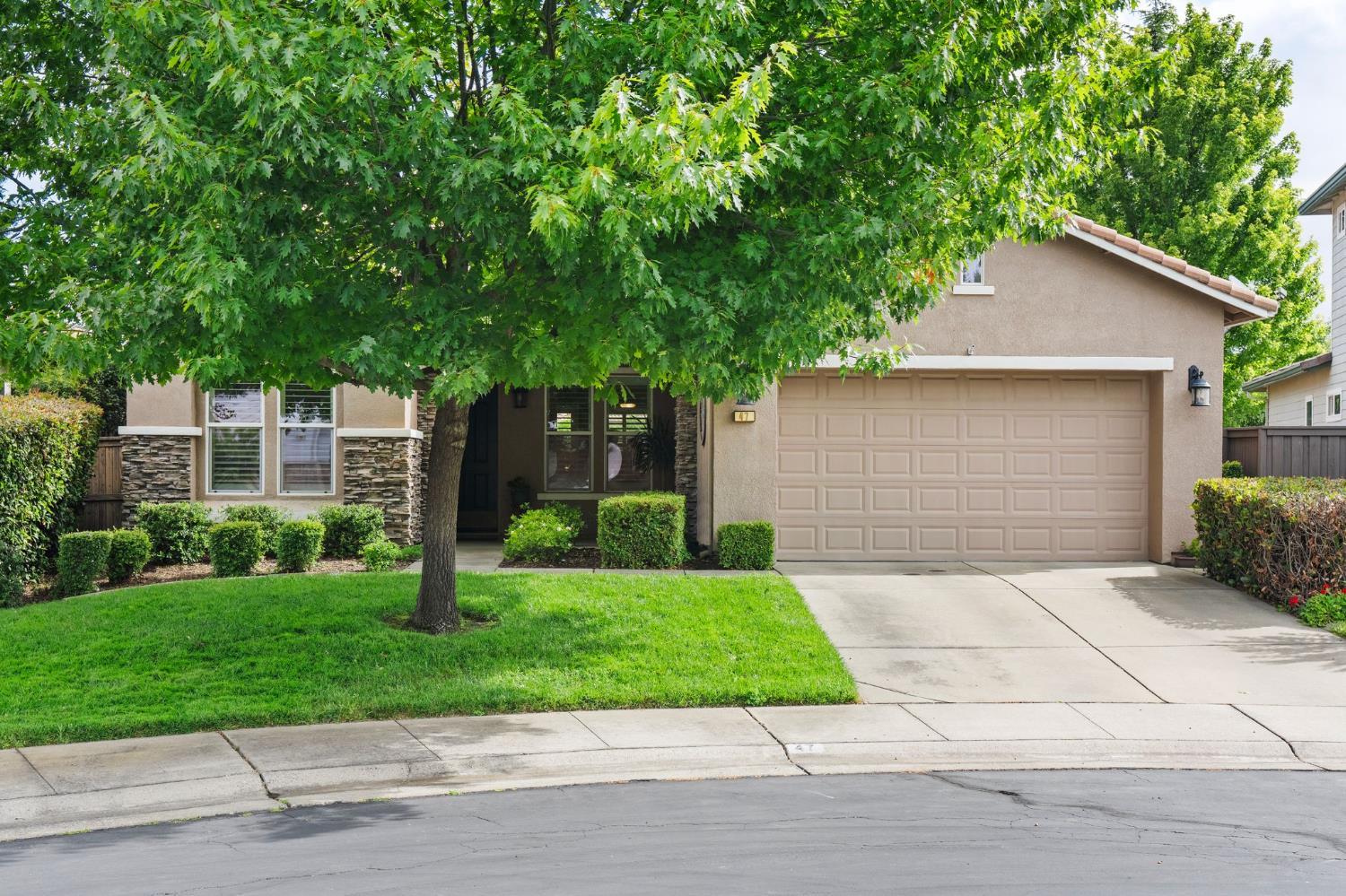 47 Camrosa Place
