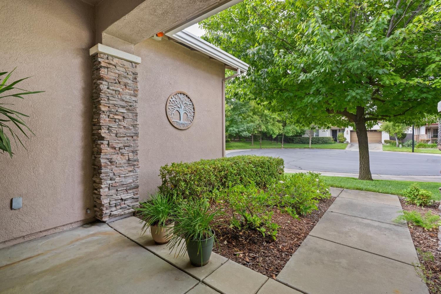 47 Camrosa Place