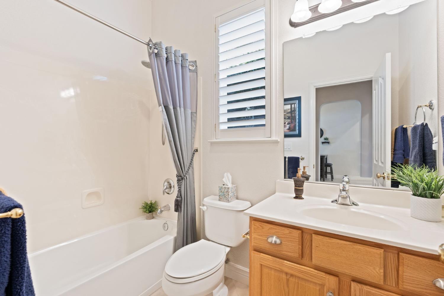 47 Camrosa Place