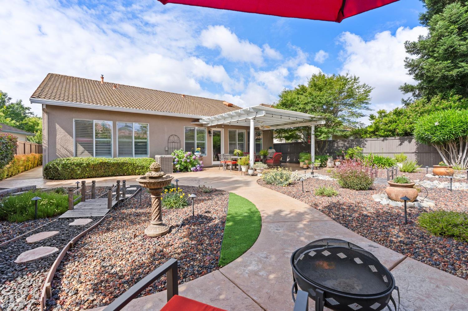 47 Camrosa Place