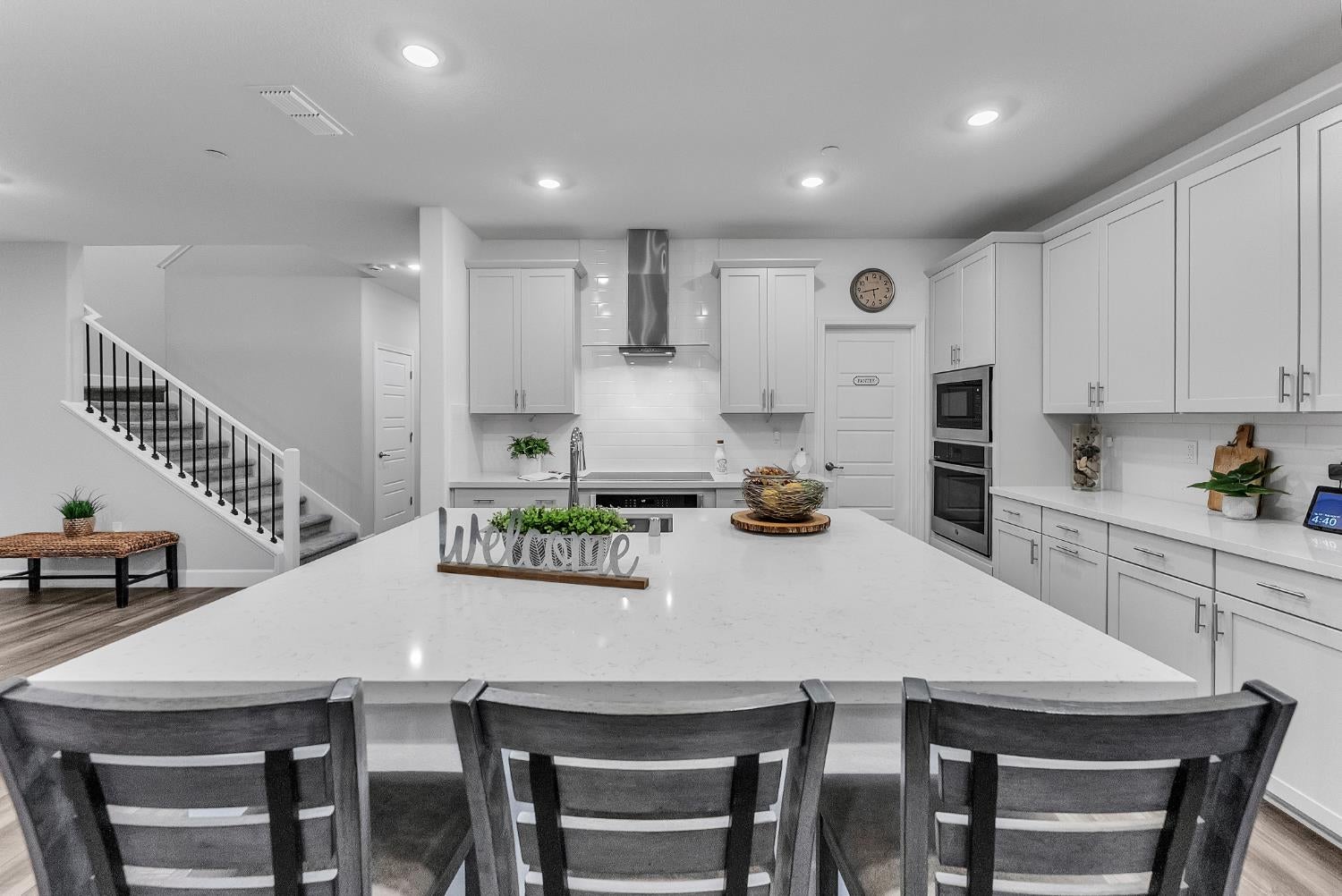 3912 Azul Way