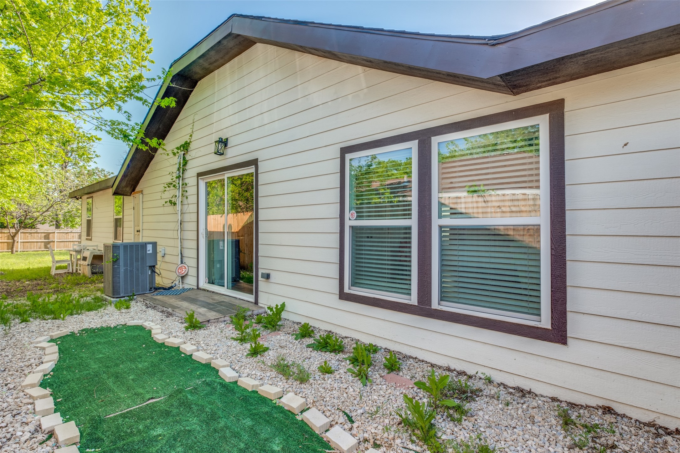 2511 Kingston Street