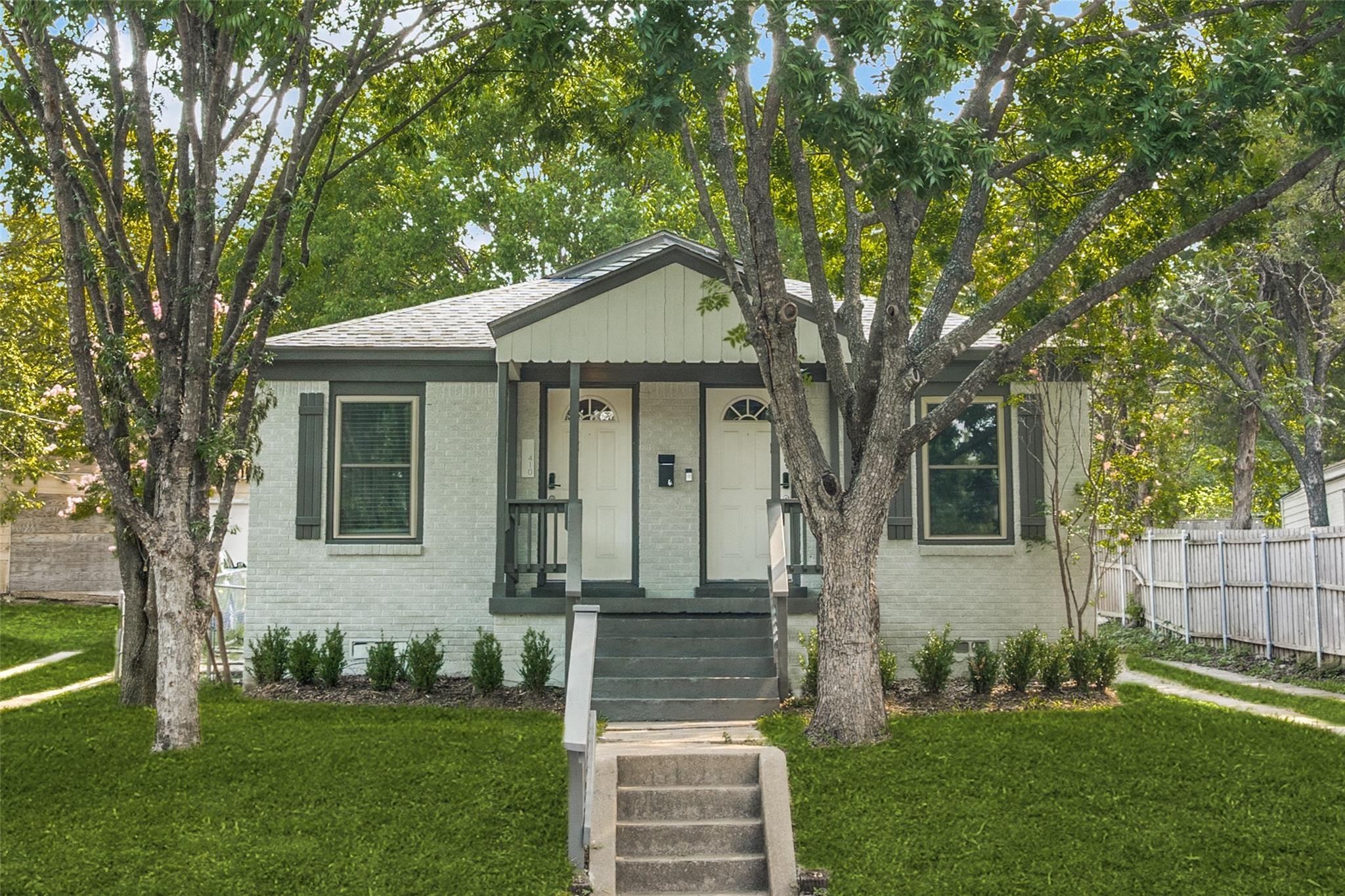 408 N Oak Cliff Boulevard