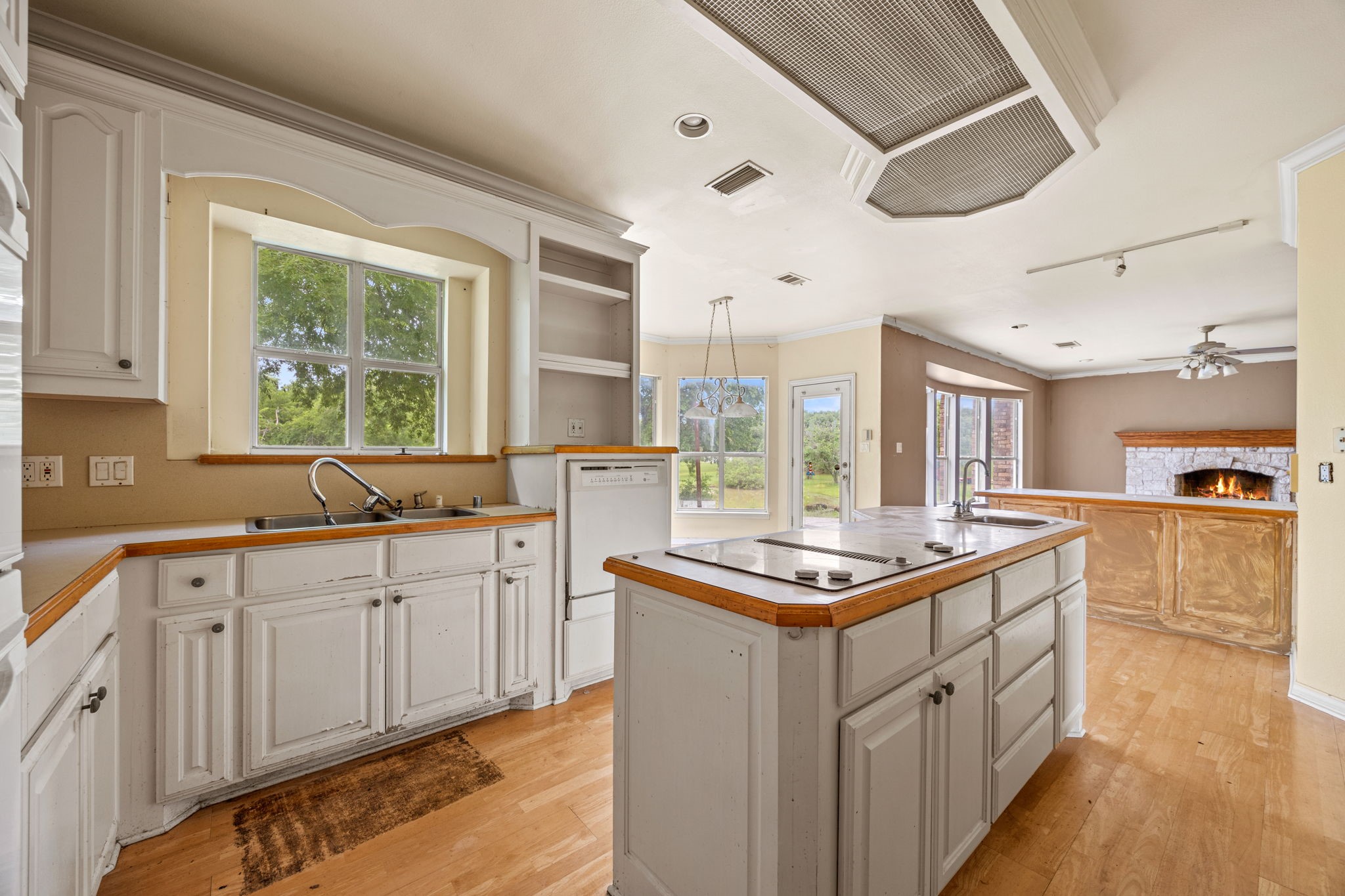 1808 W Eldorado Parkway