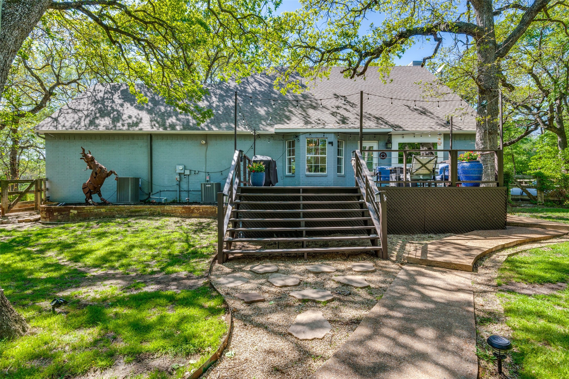 711 Majestic Oaks Drive