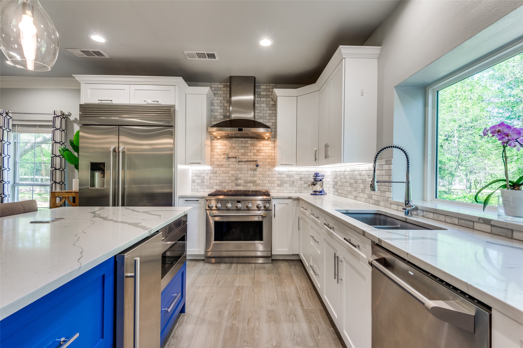 711 Majestic Oaks Drive