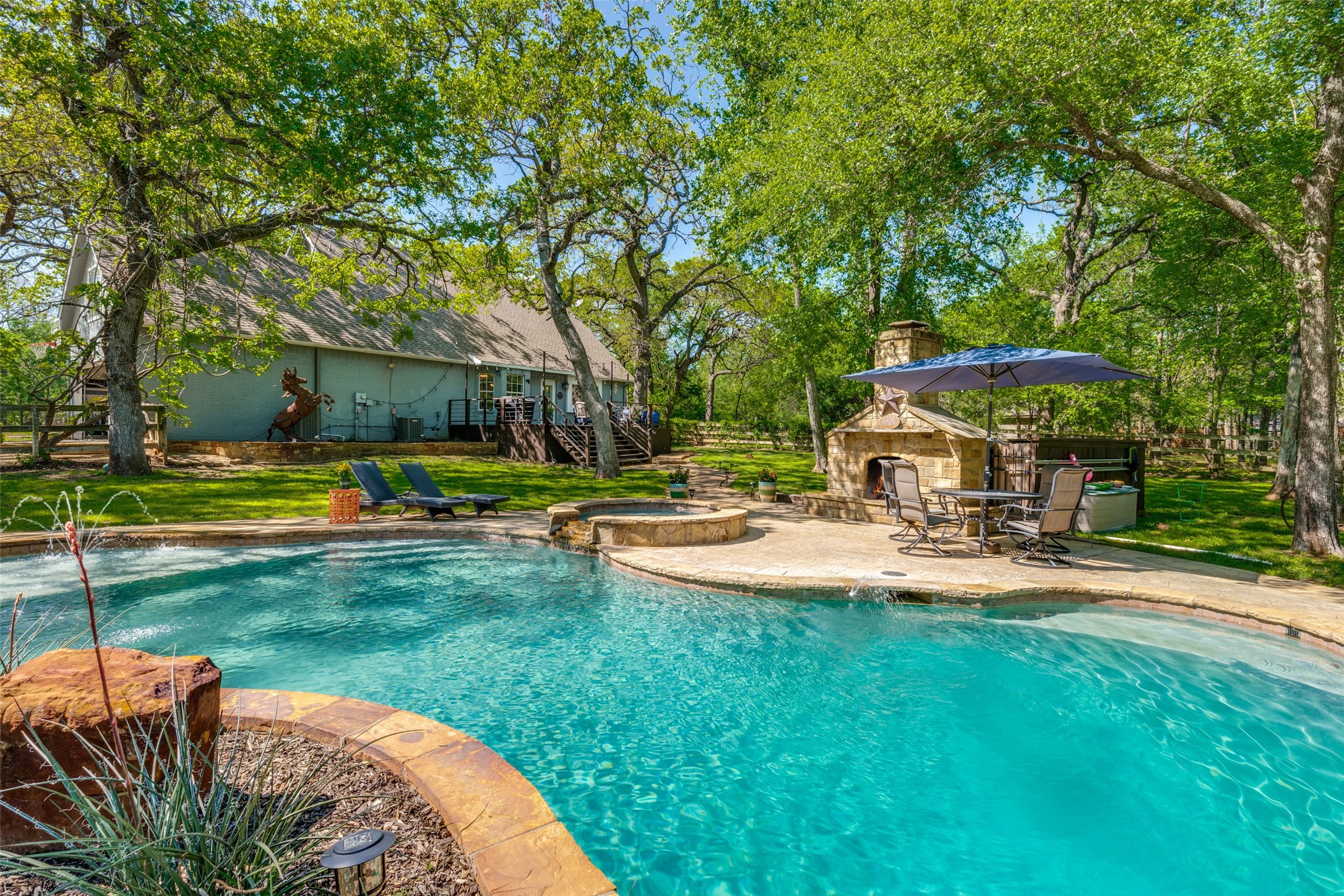 711 Majestic Oaks Drive