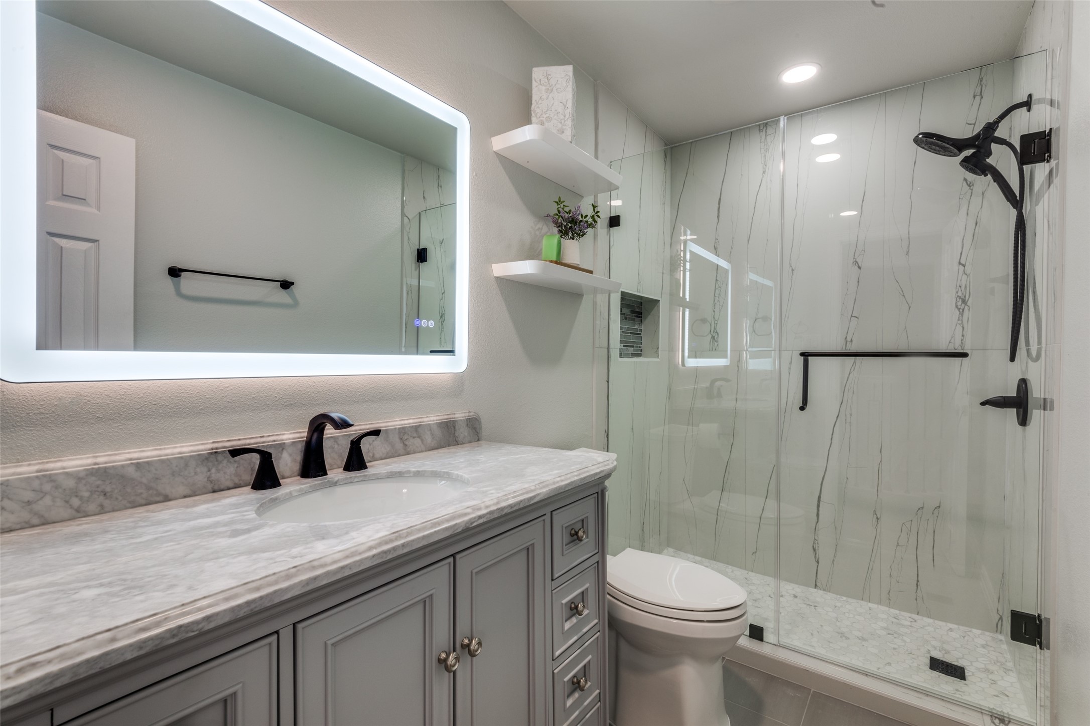 711 Majestic Oaks Drive