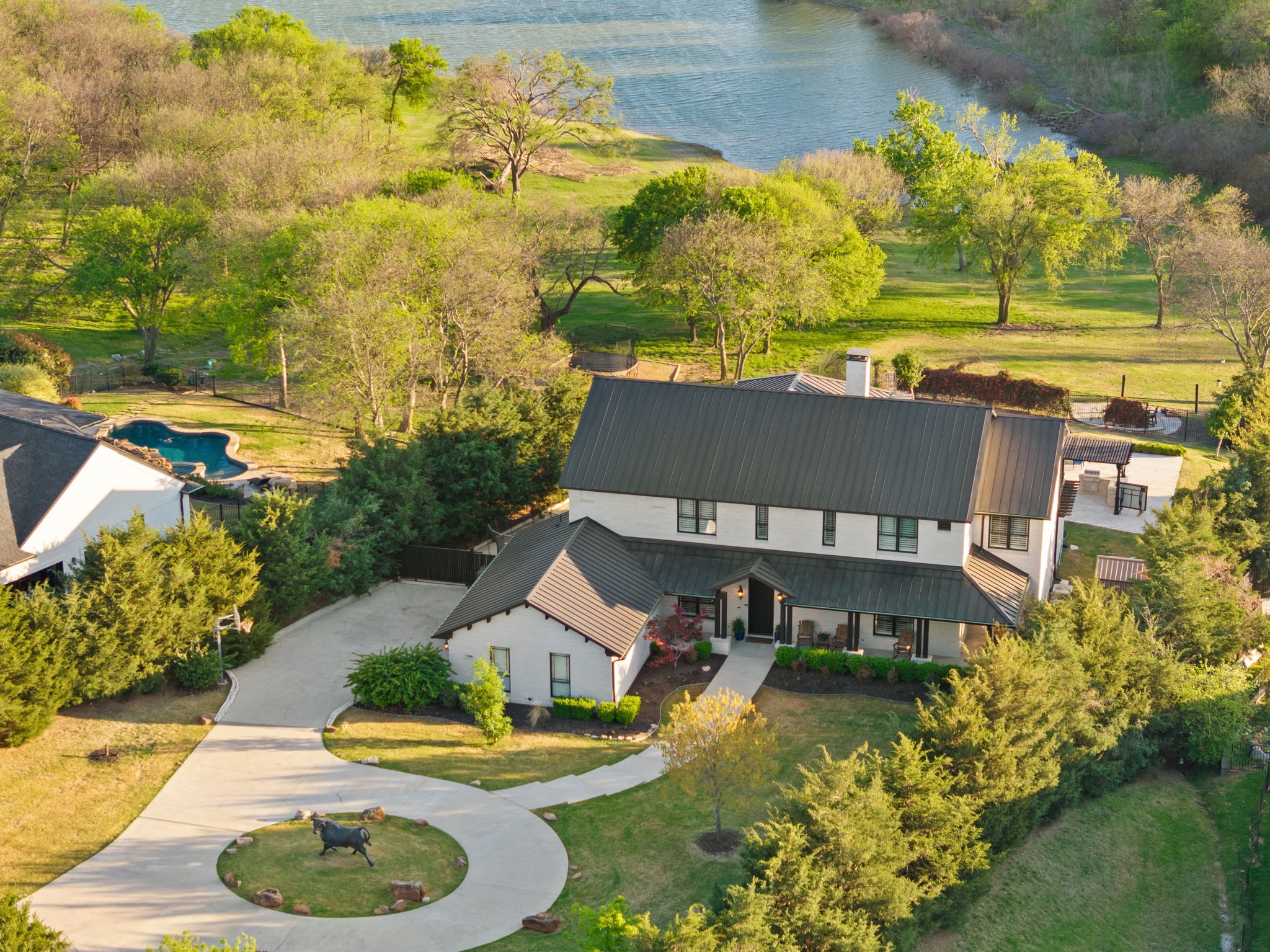 3548 Pinnacle Bay Point