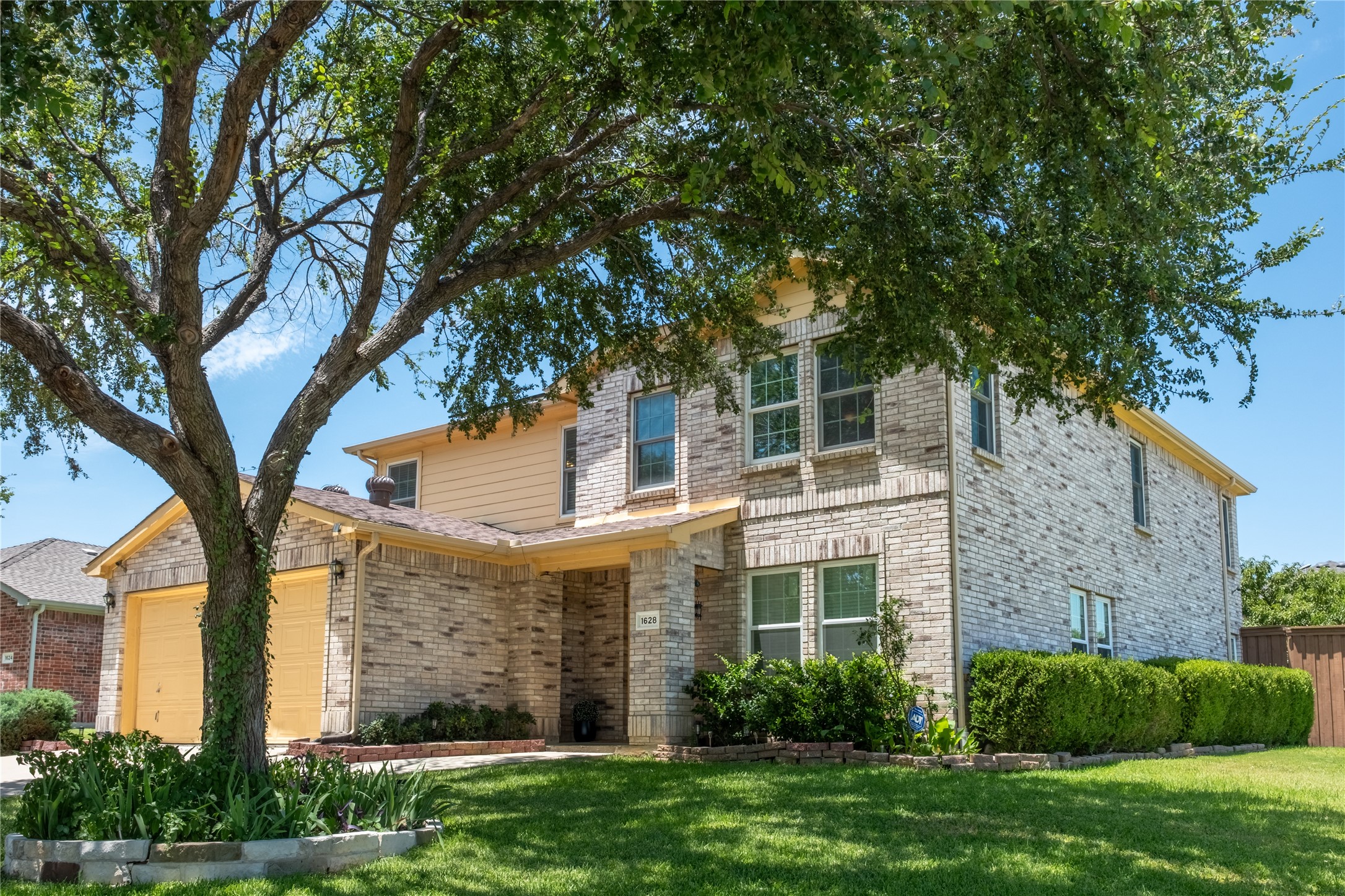 1628 Jewel Lane