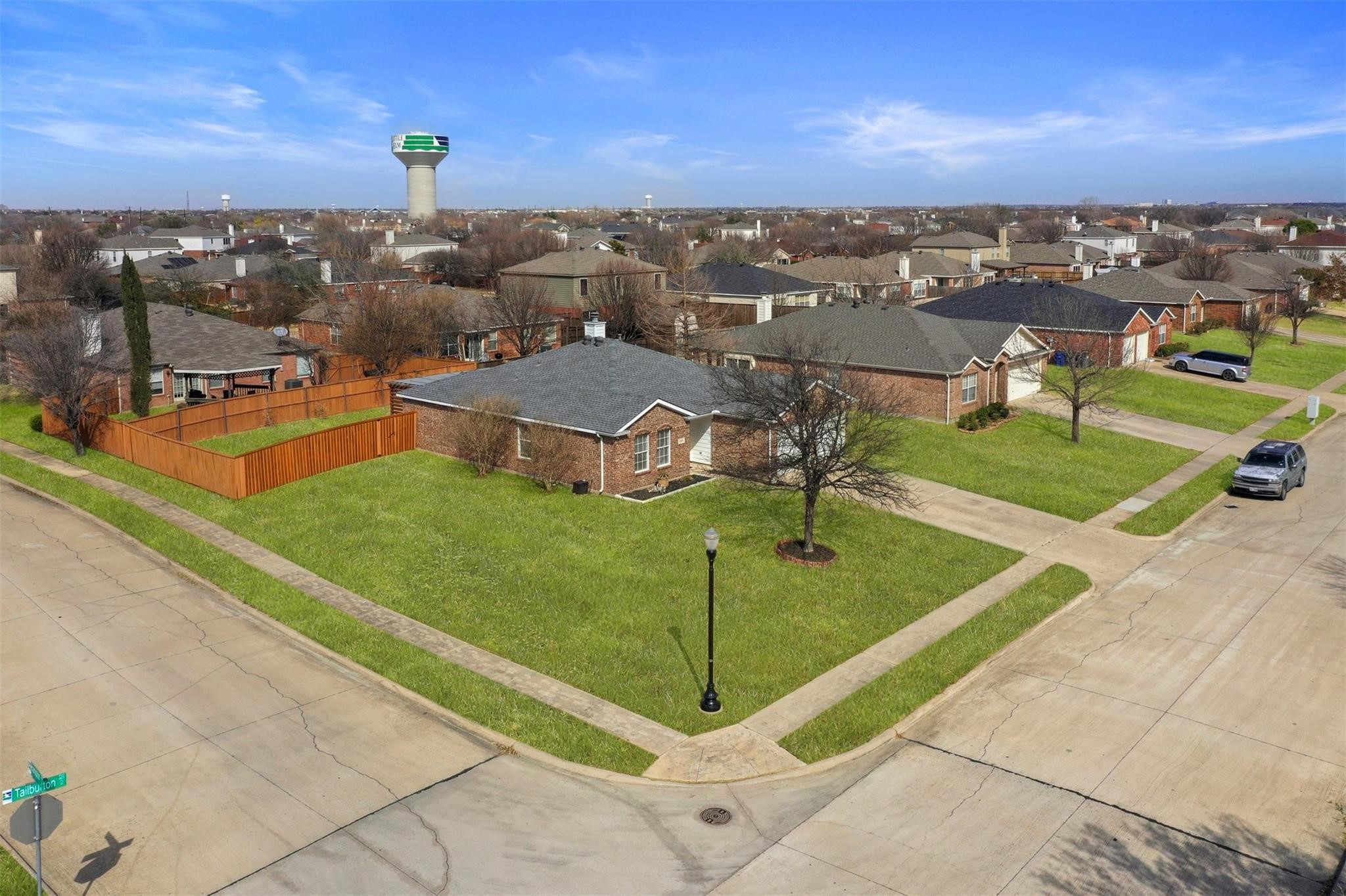 2201 Tailburton Court