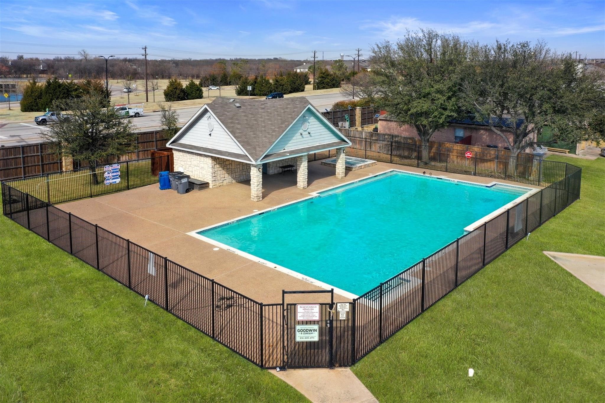 2201 Tailburton Court