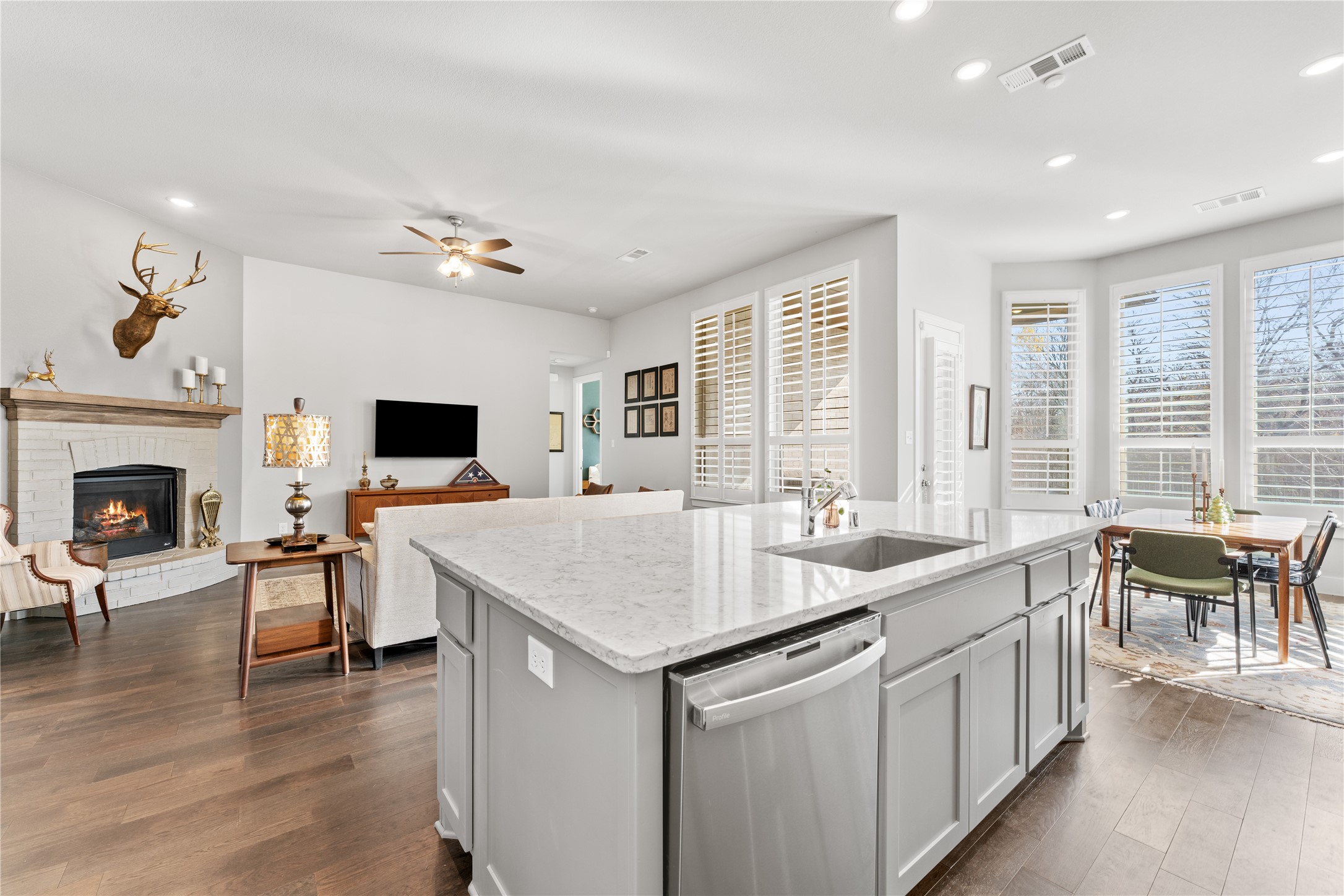 2813 Black Walnut Street