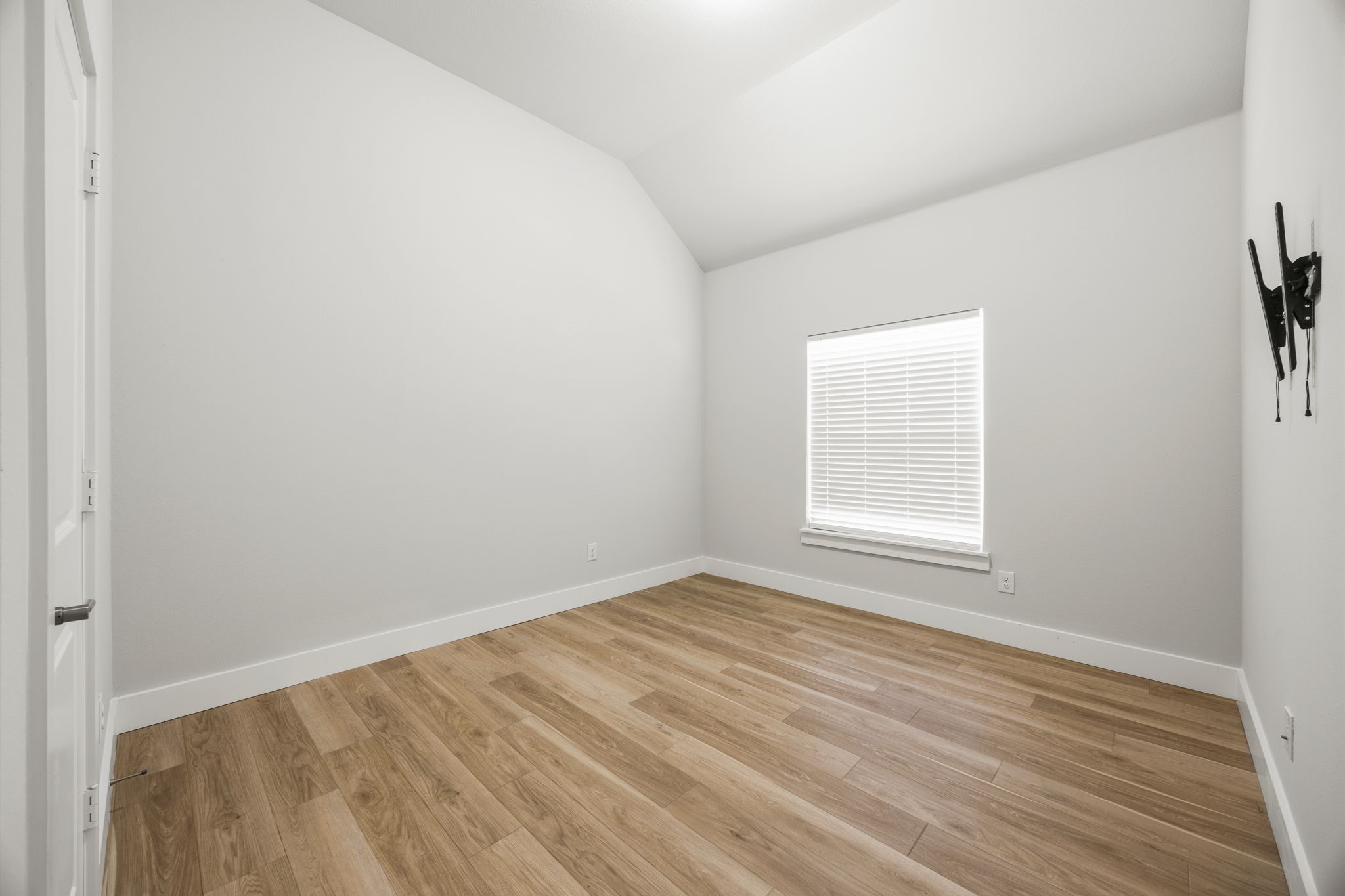 13733 Riola Drive