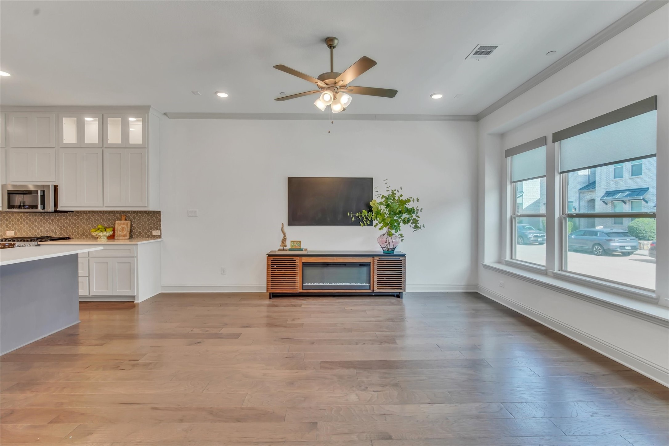 1900 Melinda Ln.