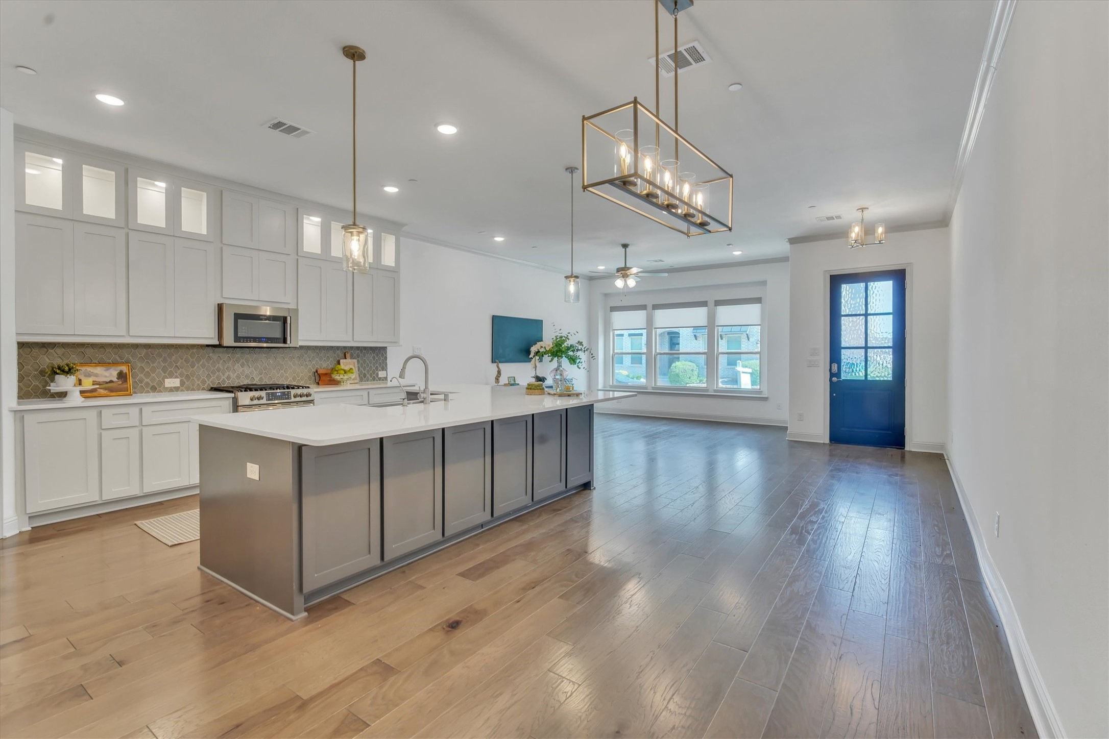 1900 Melinda Ln.