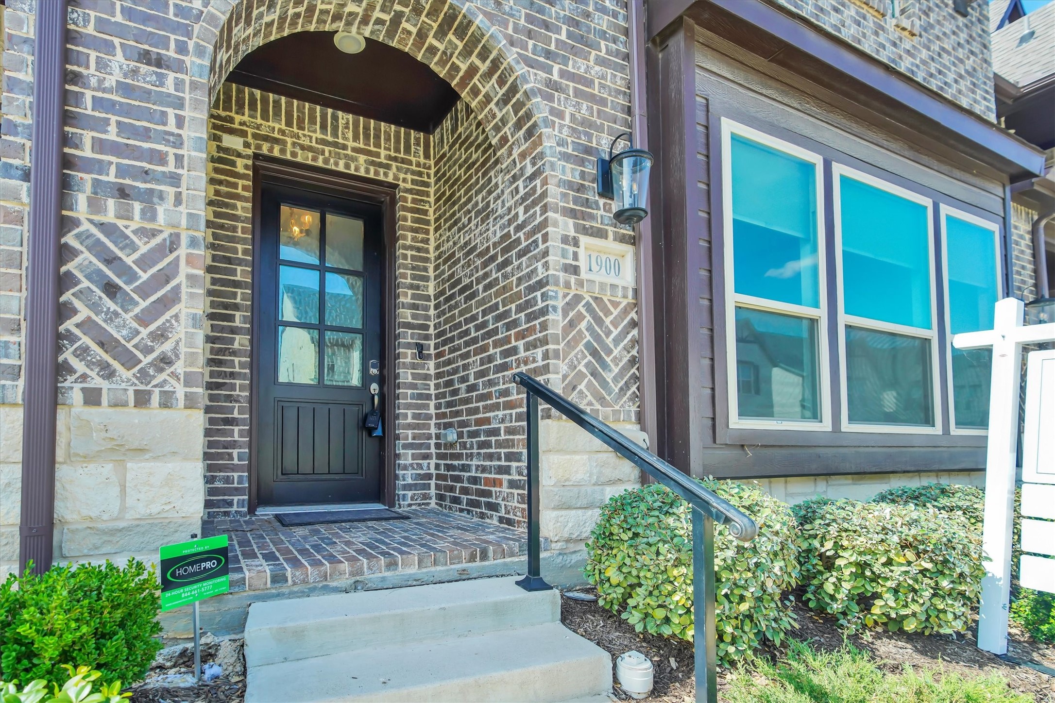 1900 Melinda Ln.