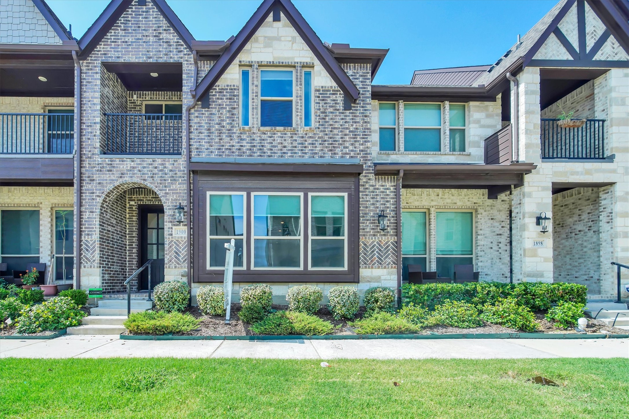 1900 Melinda Ln.
