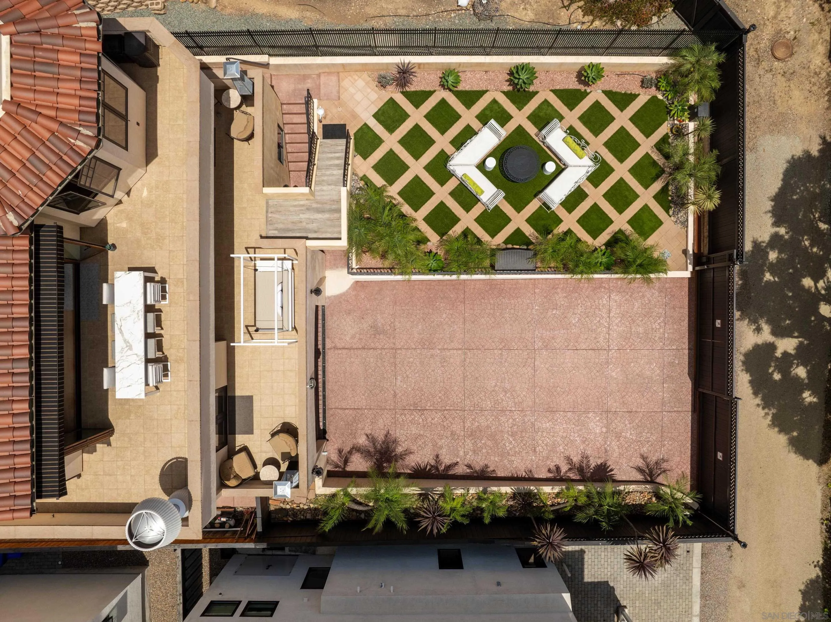 1045 Van Nuys St.