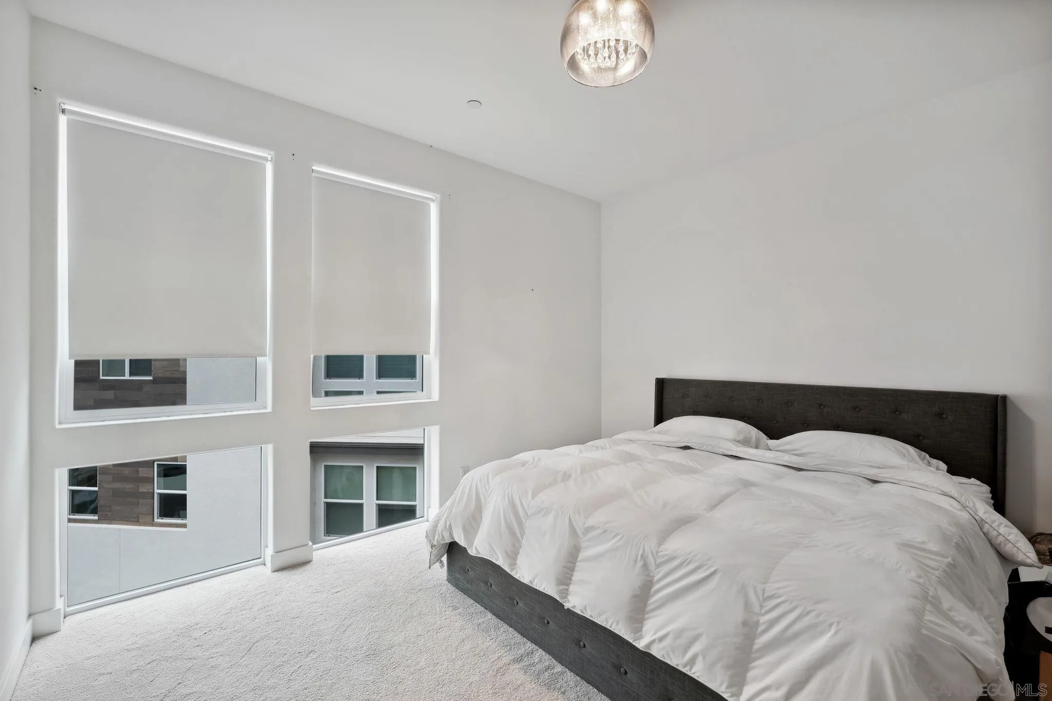 2942 Franklin