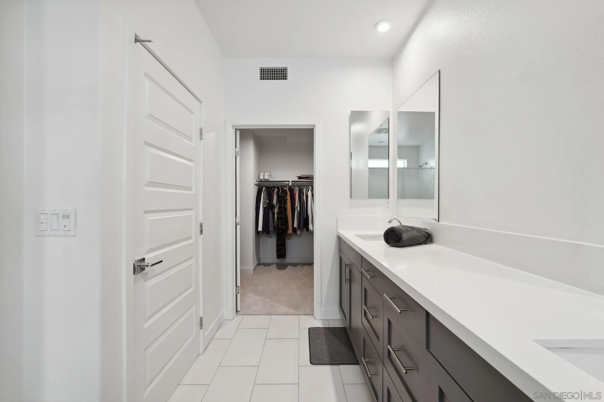 2942 Franklin