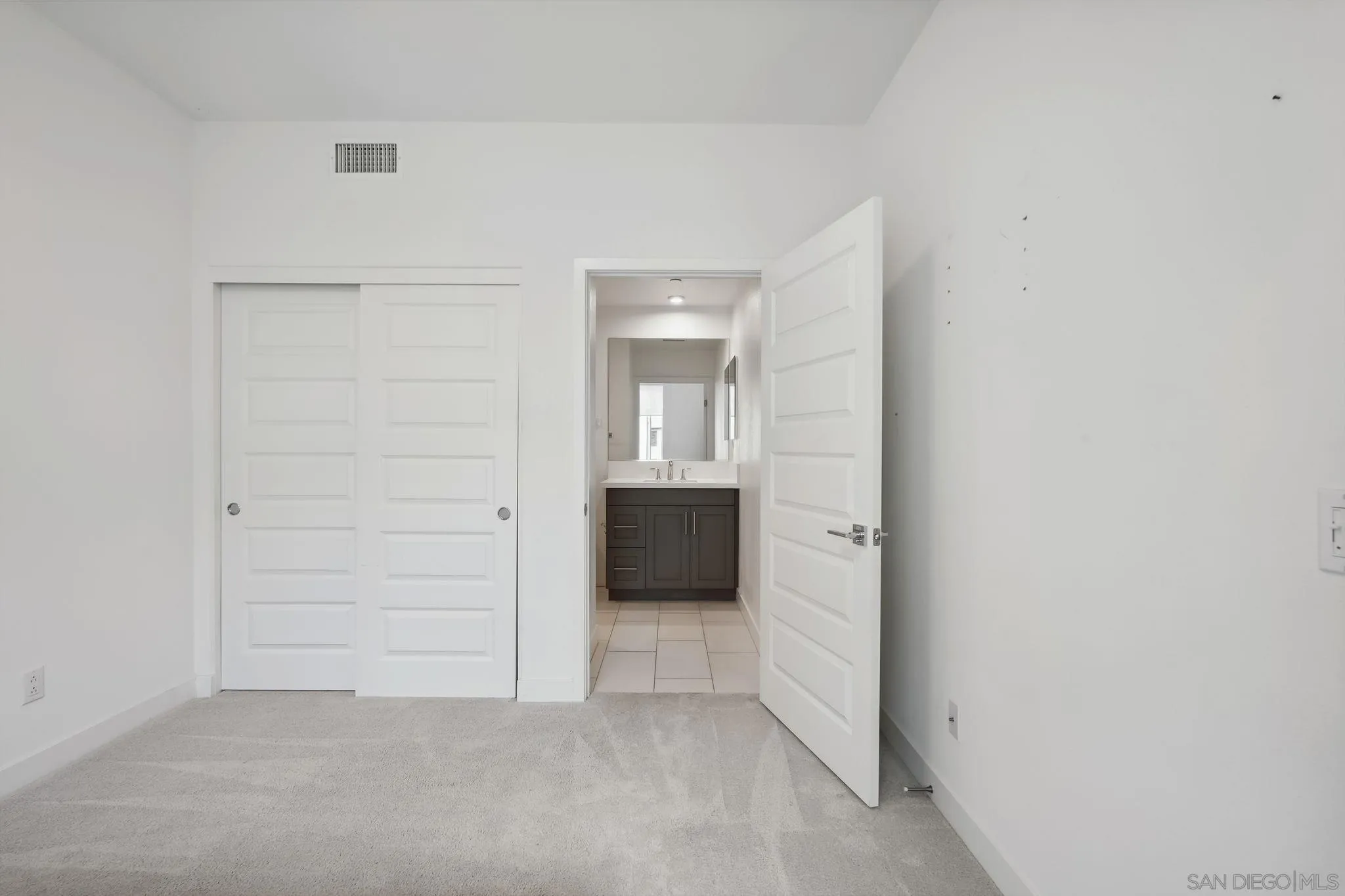 2942 Franklin