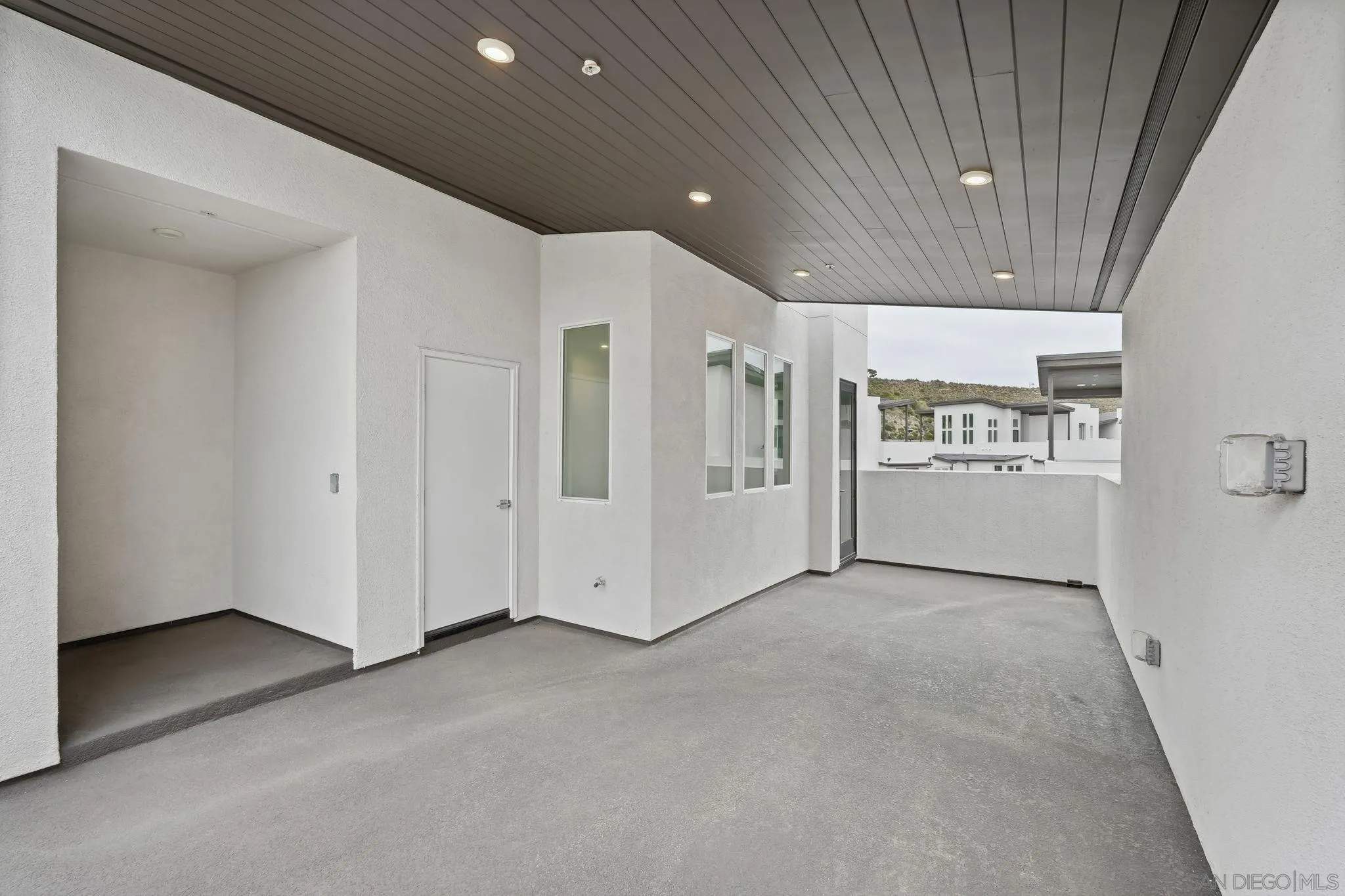 2942 Franklin
