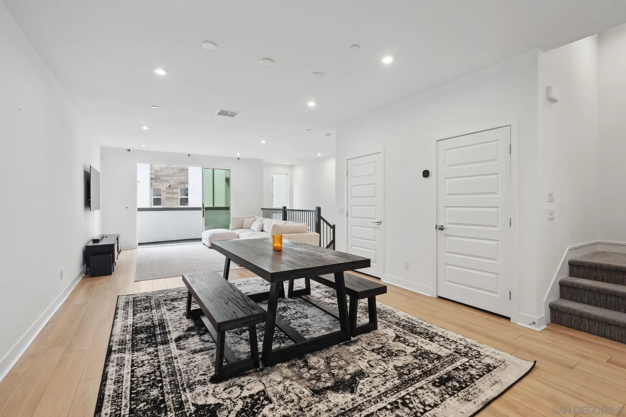 2942 Franklin