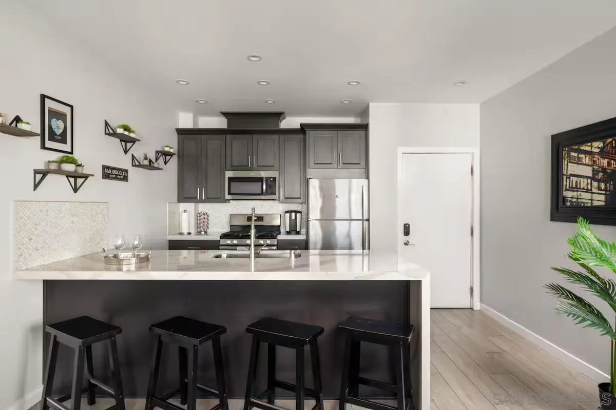 2124 Front Street Unit 01