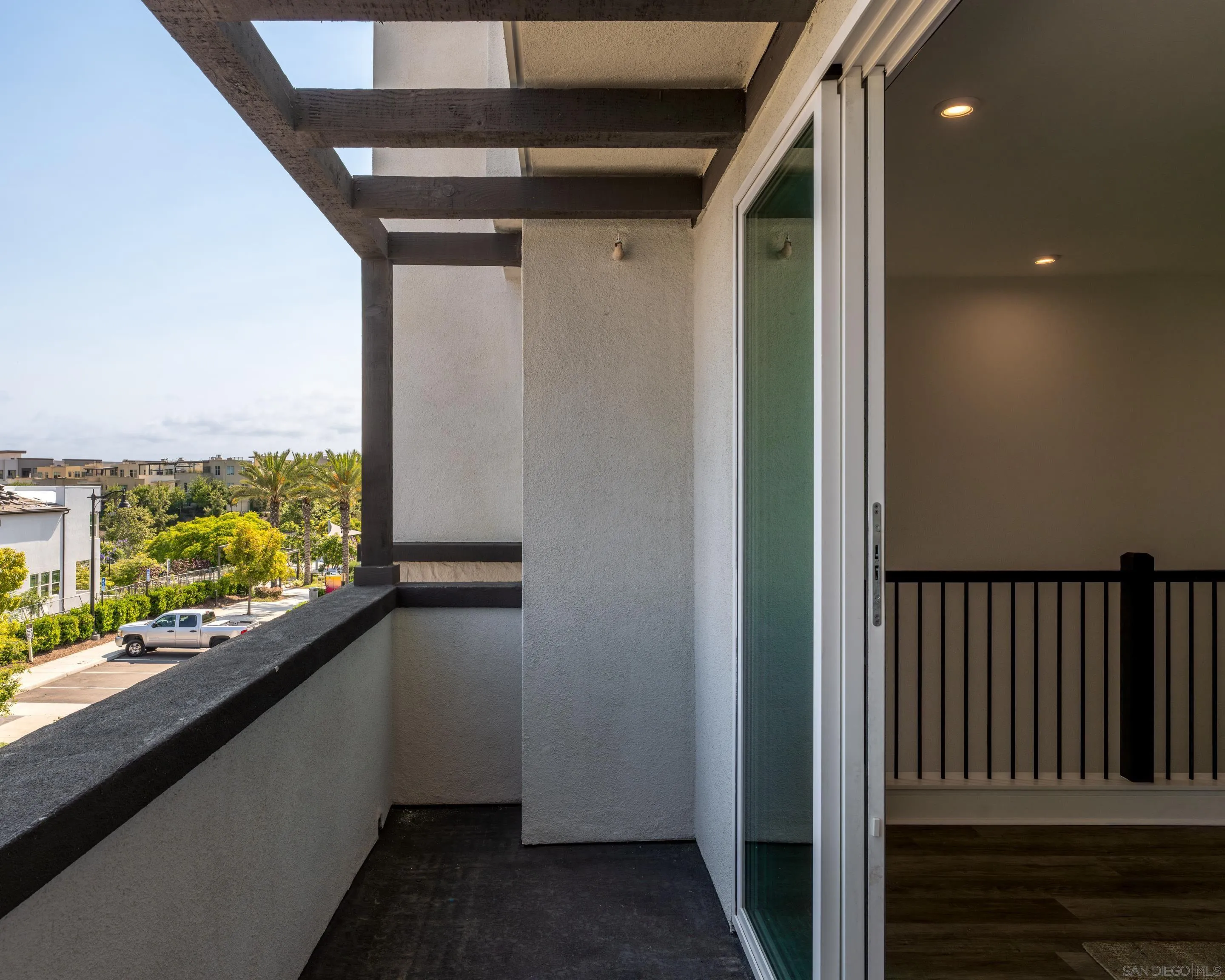 2731 Via Avella