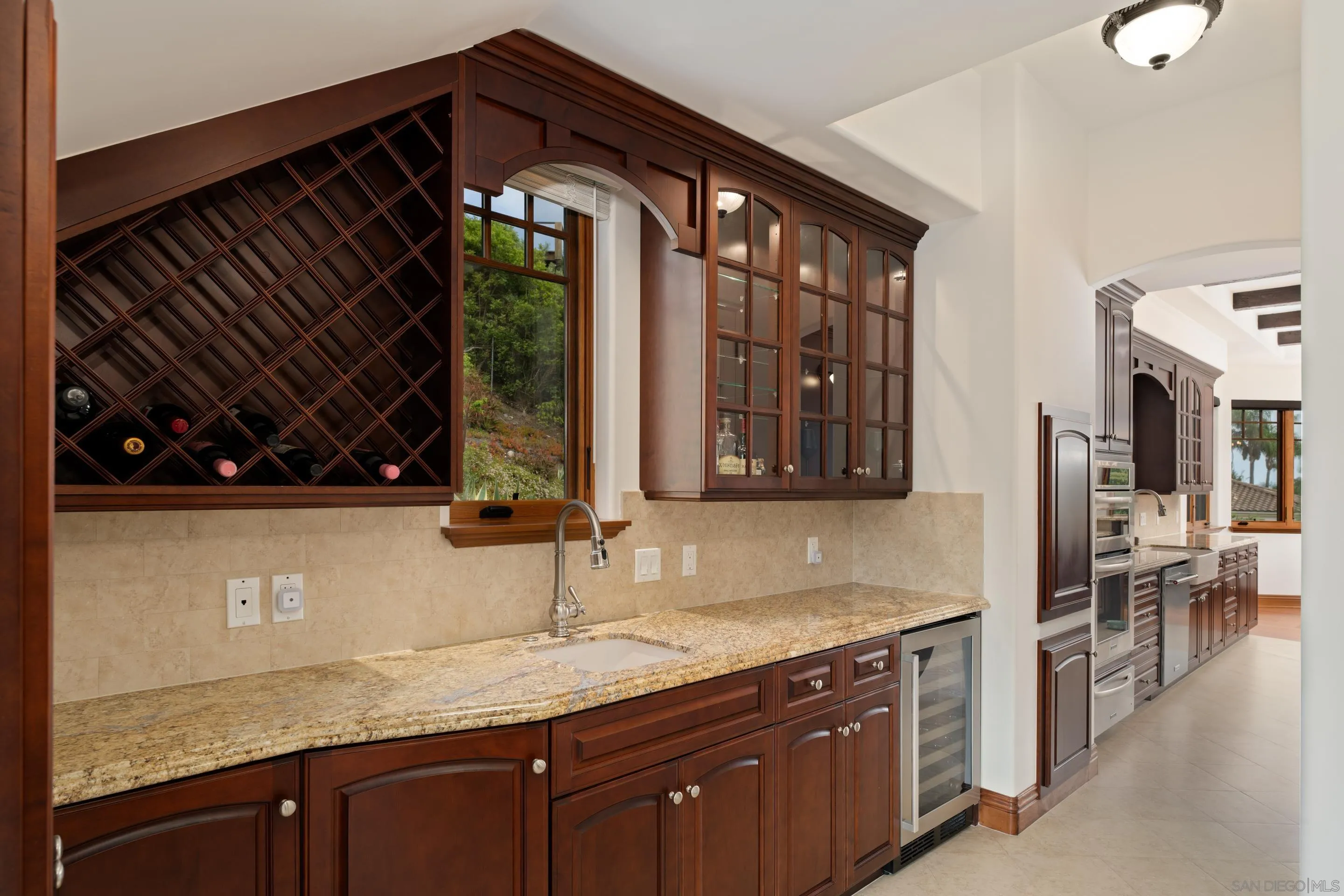 1045 Van Nuys St