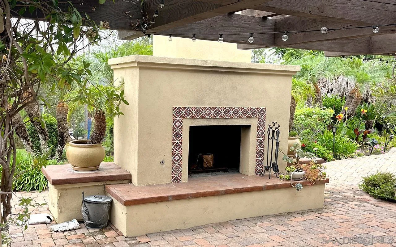 17380 Via Cuatro Caminos