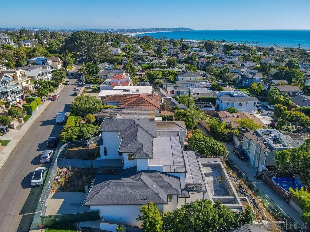 5762 Bellevue Avenue