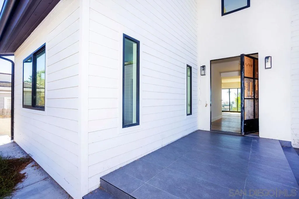 5762 Bellevue Avenue