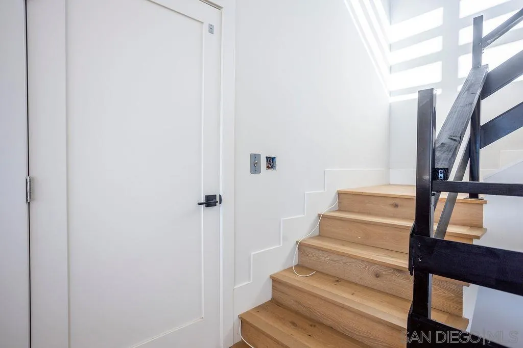 5762 Bellevue Avenue